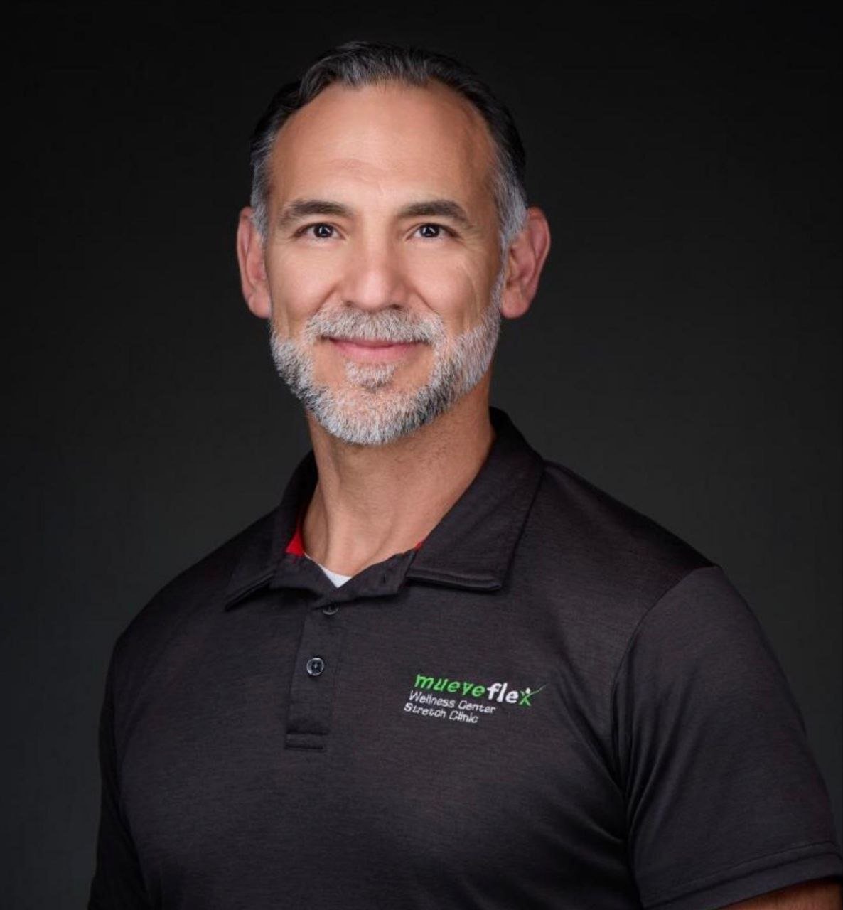 Dr. Jesus Bernal shares morning stiffness and recovery guidance at MueveFlex Wellness Center in Tucson, Arizona
